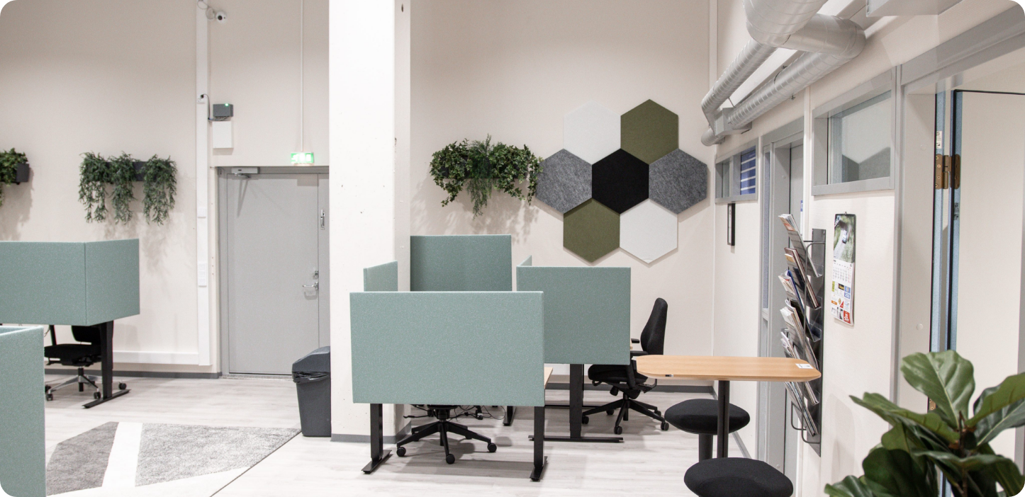 Office X Toimitilat Grafila Jyväskylä. Koti työllesi ilman häiriötekijöitä. Laadukas työtila ja kaikki tarittava -tarvitset vain läppärin!